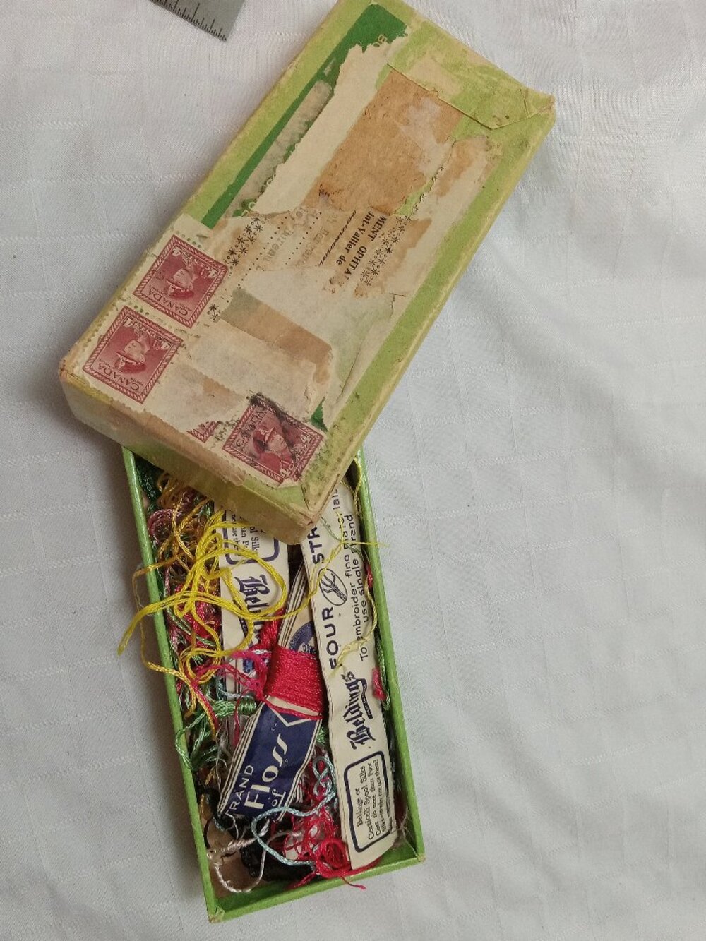 Delivery vintage box (original stamps) & many many Belding four strands threads